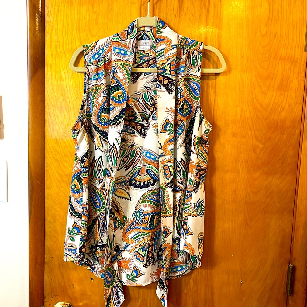 VanHeusen L sleeveless blouse